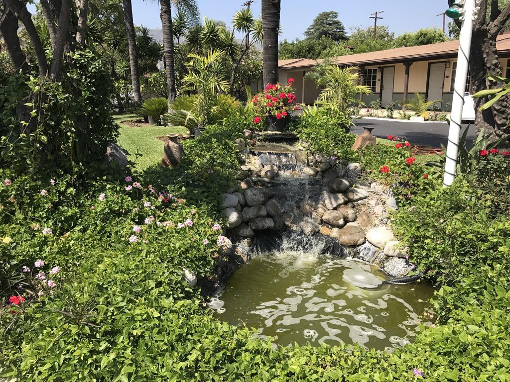 Palm Tropics Motel Glendora Extérieur photo
